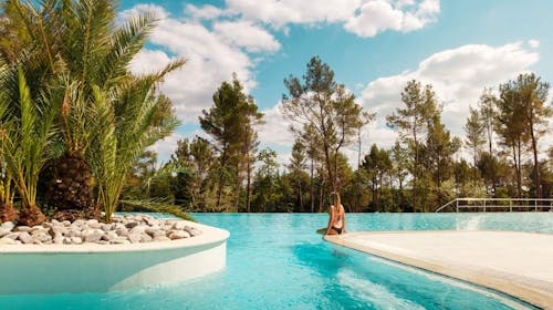 Santa Marina Camping - Obiteljski odmor u Premium Relax s privatnim jacuzziem, Poreč, Istra, Hrvatska - 240 EUR - 3x noćenje u Premium Relax mobilnoj kućici za 4 osobe (2 djece do 11,99 godina besplatno), Posteljina i ručnici