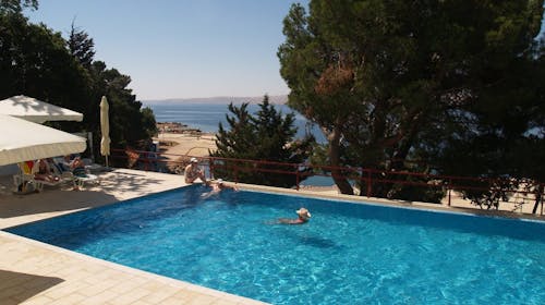 Hotel Zagreb Karlobag - All inclusive light pozdrav ljetu, Karlobag, Hrvatska - 261 EUR - 3x noćenje u dvokrevetnoj sobi za 2 osobe (1. dijete do 11,99 godina besplatno i 2. dijete do navršene 1 godine besplatno), All inclusive light