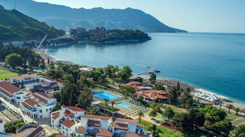 Hotel Aleksandar - Jesen u Crnoj Gori, Budva, Crna Gora - 340 EUR - 2x noćenje u Standard dvokrevetnoj sobi s pomoćnim krevetom za 3 osobe, Polupansion