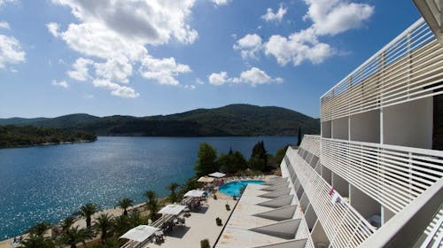 Adria All Inclusive Hotel - All inclusive ljeto na Korčuli, Vela Luka, Korčula, Dalmacija, Hrvatska - 564 EUR - 4x noćenje u sobi s pogledom na park za 2 osobe (1 dijete do 6,99 godina besplatno), All inclusive (doručak, ručak, večera, piće uz obroke, coffee time, izbor pića u aperitiv baru)