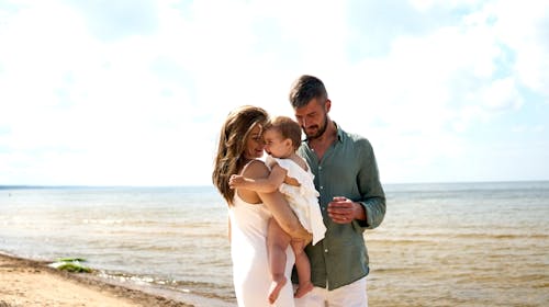 Auramar Pansion - Obiteljsko ljeto u Dalmaciji, Sabunike, Privlaka, Dalmacija, Hrvatska - 1.059 EUR - 5x noćenje u Family sobi za 2 osobe (2 djece do 14,99 godina i 1 dijete do 5 godina besplatno), Polupansion