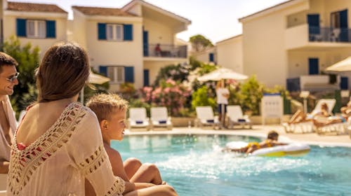 Aminess Vival Port9 Residence - Obiteljsko ljeto u apartmanima na Korčuli, Korčula, Dalmacija, Hrvatska - 498 EUR - 4x noćenje u apartmanu Vinea za 2 osobe (2 djece do 13,99 godina besplatno), Korištenje vanjskog infinity bazena sa slatkom vodom za odrasle