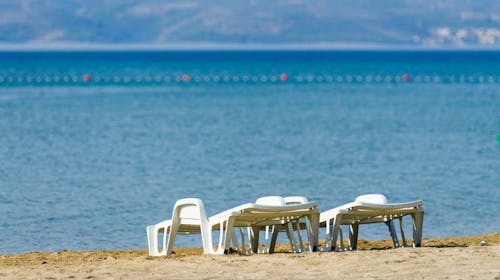 Kamp Almissa - Odmor u Dalmaciji - Mobilna kućica Adria Superior, Omiš, Dalmacija, Hrvatska - 346 EUR - 3x noćenje u mobilnoj kućici Adria Superior 4+1 (C2 zona, zadnji red) za do 5 osoba (4 odrasle osobe i 1 dijete do 11,99 godina), Korištenje posteljine i ručnika