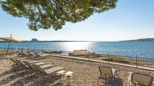 Villa Arausa - Obiteljsko all inclusive light ljeto, Vodice, Dalmacija, Hrvatska - 649 EUR - 3x noćenje u dvokrevetnoj Standard sobi s balkonom morska strana za 2 osobe (1 dijete do 11,99 godina i 2. dijete do 2,99 godina besplatno), All inclusive light