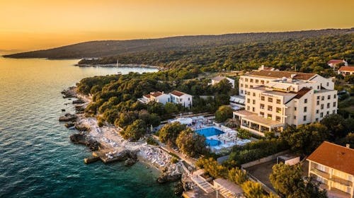 La Luna Island Hotel - Obiteljski ljetni all inclusive odmor na Pagu, Lun, otok Pag, Hrvatska - 1.624 EUR - 5x noćenje u dvokrevetnoj Standard sobi s pomoćnim ležajem za 2 osobe (1 dijete do 11,99 godina i 2. dijete do 2,99 godina besplatno), All inclusive