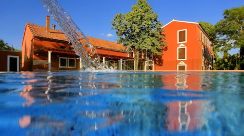 Ilirija Resort - Hotel Villa Donat - Romantično ili obiteljsko ljeto s punim pansionom - Akcijska cijena, Sv. Filip Jakov, Dalmacija, Hrvatska - 1.295 EUR - 7x noćenje u dvokrevetnoj Superior sobi za 2 osobe (1 dijete do 7 godina i 1 dijete do 12 godina besplatno), Puni pansion