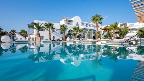 Smy Mediterranean White - Mediteranska romantika u srcu Santorinija, Agia Paraskevi, Grčka - 1.689 EUR - 7x noćenje u Standard dvokrevetnoj sobi za 2 osobe, Doručak