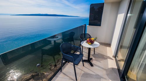 Villa Marello - Obiteljsko ljeto na Makarskoj rivijeri, Promajna, Makarska rivijera, Dalmacija, Hrvatska - 534 EUR - 3x noćenje u dvokrevetnoj Deluxe sobi za 2 osobe (1 dijete do 14 godina besplatno), Buffet doručak