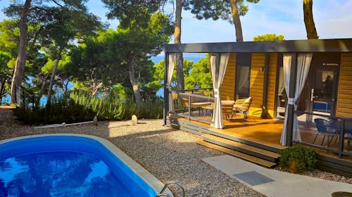 Park Villas by Morenia - All inclusive odmor u Deluxe kamping vile s privatnim bazenom, Podaca, Makarska rivijera, Dalmacija, Hrvatska - 2.982 EUR - 7x noćenje u kamping vili s privatnim grijanim bazenom za do 6 osoba (max. 4 odrasle osobe i 2 djece do 11,99 godina), All inclusive