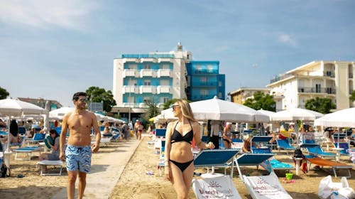 Hotel Levante - Ljeto na talijanskoj obali, Bellaria Igea Marina, Italija - 970 EUR - 5x noćenje u dvokrevetnoj sobi s balkonom za 2 osobe, Polupansion u hotelskom restoranu