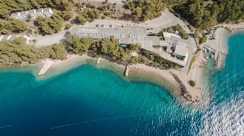 Sagitta Holiday Resort - Ljeto u Omišu - Standard soba, Omiš, Dalmacija, Hrvatska - 1.680 EUR - 7x noćenje u Standard dvokrevetnoj sobi za 2 osobe (1 dijete do 7,99 godina besplatno), All inclusive