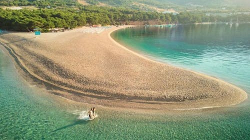 Bluesun Hotel Elaphusa - Ljeto za parove u Bolu, Bol, otok Brač, Dalmacija, Hrvatska - 774 EUR - 3x noćenje u Standard dvokrevetnoj sobi s balkonom (morska strana) za 2 osobe, Polupansion (buffet doručak i večera)