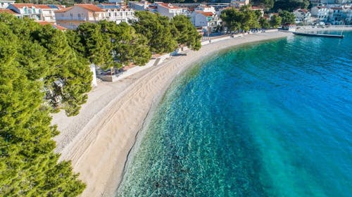 Hotel Bella Vista - Ljeto u Drveniku, Drvenik, Makarska rivijera, Dalmacija, Hrvatska - 832 EUR - 4x noćenje u dvokrevetnoj sobi pogled park za 2 osobe (1. dijete do 11,99 godina i 2. dijete do 2,99 godina besplatno), Polupansion (buffet doručak i večera)