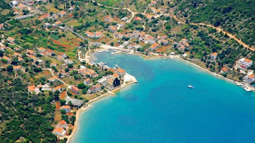 Hotel Luka - Ljetni odmor kao nekada u srcu slikovite Dalmacije, Luka, Dugi otok, Dalmacija, Hrvatska - 765 EUR - 5x noćenje u dvokrevetnoj sobi za 2 osobe (1 dijete do 11,99 godina besplatno), Polupansion