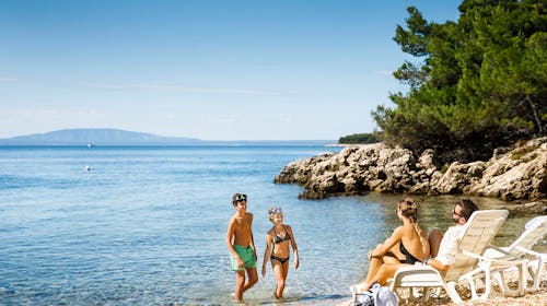 Valamar Hotel Carolina - Vrhunsko obiteljsko ljeto na Rabu, Rab, Hrvatska - 2.093 EUR - 7x noćenje u sobi "Room for 2+1" morska strana za 2 osobe (1 dijete do 13,99 godina besplatno), Polupansion