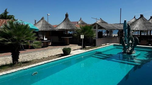 Tribunia Beach Hotel - Last minute ljeto u Tribunju, Tribunj, Dalmacija, Hrvatska - 600 EUR - 5x noćenje u dvokrevetnoj sobi ili apartmanu (ovisno o raspoloživosti) za 2 osobe, Polupansion