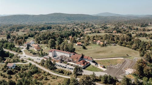 Hotel Mirjana & Rastoke - Ljetni odmor u blizini Plitvica, Slunj, Hrvatska - 152 EUR - 1x noćenje u dvokrevetnoj sobi za 2 osobe, Doručak