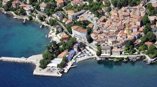 Hotel Park - Jesen u Lovranu, Lovran, Hrvatska - 240 EUR - 2x noćenje u dvokrevetnoj sobi morska strana za 2 osobe (1. dijete do 13,99 godina i 2. dijete do 2,99 godina besplatno), Polupansion (doručak i večera)
