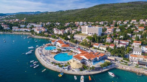 Apartmani Cindrić - Obiteljski ljetni odmor uz obalu, Selce, Hrvatska - 280 EUR - 2x noćenje u apartmanu za 3 osobe, Turistička pristojba