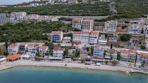 Hotel Adria - Ljetni odmor u Neumu, Neum, Bosna i Hercegovina - 895 EUR - 7x noćenje u dvokrevetnoj sobi za 2 osobe (dijete do 7 godina besplatno), Polupansion