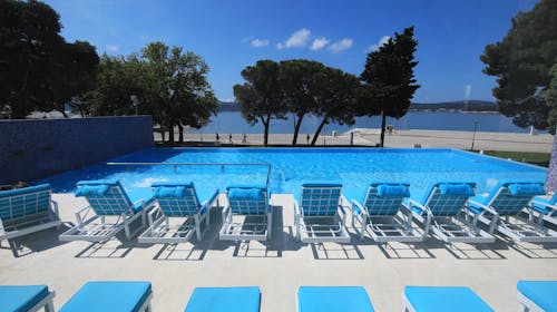 Ilirija Resort - Hotel Ilirija - Zabavno ljeto s punim pansionom u Biogradu, Biograd na Moru, Dalmacija, Hrvatska - 1.275 EUR - 5x noćenje u dvokrevetnoj Comfort sobi za 2 osobe (1 dijete do 12 godina i 1 dijete do 7 godina besplatno), Puni pansion