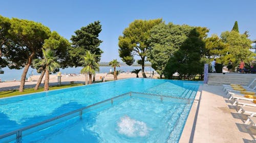 Ilirija Resort - Hotel Ilirija - VIP premium zabavno ljeto s punim pansionom u Biogradu, Biograd na Moru, Dalmacija, Hrvatska - 1.899 EUR - 7x noćenje u dvokrevetnoj Premium Club sobi za 2 osobe (1 dijete do 12 godina i 1 dijete do 7 godina besplatno), Puni pansion