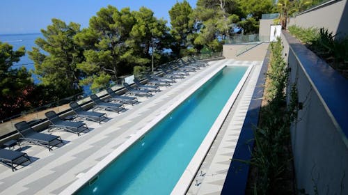 Aminess Alfir Hotel - Ljeto na Korčuli - Posebna akcija, Korčula, Dalmacija, Hrvatska - 903 EUR - 4x noćenje u Premium suite s balkonom za 2 osobe (2 djece do 9,99 godina besplatno), Polupansion i uključeno piće uz večeru