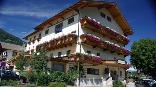Gasthof zum Löwen - Odmor među alpskim vrhovima, Aschau, Austrija - 612 EUR - 4x noćenje u dvokrevetnoj sobi s balkonom za 2 osobe, Puni pansion