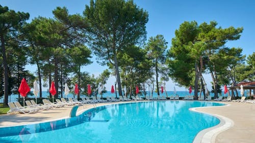 Hotel Aurora Plava Laguna - Obiteljsko all inclusive ljeto uz more, Umag, Istra, Hrvatska - 1.506 EUR - 5x noćenje u dvokrevetnoj Superior sobi s pomoćnim ležajem (pogled park) za 2 osobe (1. dijete do 11,99 godina i 2. dijete do 4,99 godina besplatno), All inclusive