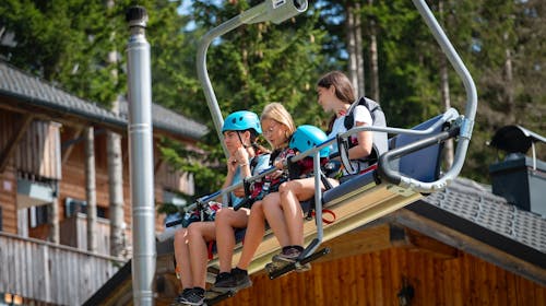 Wellness hotel Montis - Obiteljsko ljeto s adrenalinskim doživljajem na planini Golte - 72-satna akcija, Mozirje, Slovenija - 322 EUR - 2x noćenje u dvokrevetnoj Superior sobi za 2 osobe (1. dijete do 5,99 godina i 2. dijete do 14,99 godina besplatno), Polupansion (doručak i večera)