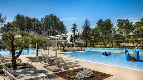 Kamp Valkanela - Obiteljsko ljeto u Standard mobilnoj kućici, Funtana, Istra, Hrvatska - 398 EUR - 2x noćenje u mobilnoj kućici Standard za do 6 osoba (4 odrasle osobe i 2 djece do 11,99 godina), Korištenje vanjskog bazena