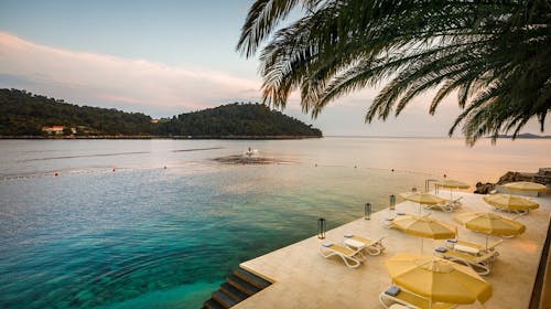 Aminess Lume Hotel - Ljeto na Korčuli po akcijskoj cijeni, Korčula, Dalmacija, Hrvatska - 659 EUR - 3x noćenje u Superior dvokrevetnoj sobi s balkonom morska strana za 2 osobe (1 dijete do 9,99 godina besplatno), Polupansion (buffet doručak i večera)