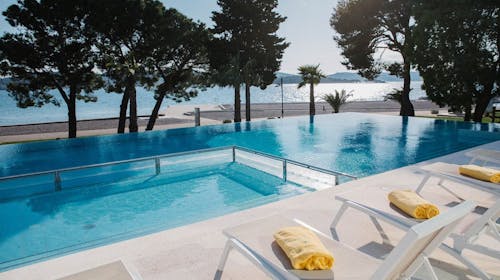 Ilirija Resort - Hotel Adriatic - Last minute zabavno ljeto s punim pansionom, Biograd na Moru, Dalmacija, Hrvatska - 1.239 EUR - 5x noćenje u dvokrevetnoj Comfort sobi za 2 osobe (1 dijete do 12 godina i 1 dijete do 7 godina besplatno), Puni pansion