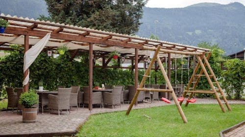 Hotel Villa Huber - Obiteljski miran odmor okružen alpskom prirodom i jezerima, Afritz, Austrija - 1.100 EUR - 5x noćenje u obiteljskoj sobi za 4 osobe, Buffet doručak