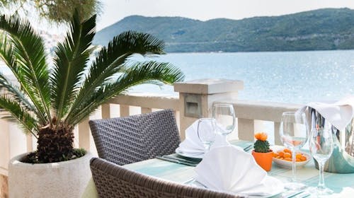 Hotel Nova - Kraj ljeta u Neumu, Neum, Bosna i Hercegovina - 291 EUR - 2x noćenje u Superior sobi s pogledom na more za 2 osobe, Polupansion