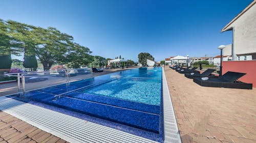 Ilirija Resort - Hotel Villa Donat - Ultra last minute ljetni paket s punim pansionom, Sv. Filip Jakov, Dalmacija, Hrvatska - 849 EUR - 5x noćenje u dvokrevetnoj Comfort sobi za 2 osobe (1 dijete do 7 godina i 1 dijete do 12 godina besplatno), Puni pansion i sokovi iz šankomata tijekom večere