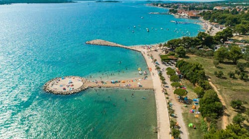 Ilirija Resort - Hotel Villa Donat - Kolovoz s punim pansionom - Posebna akcijska cijena, Sv. Filip Jakov, Dalmacija, Hrvatska - 1.019 EUR - 7x noćenje u dvokrevetnoj Comfort sobi za 2 osobe (1 dijete do 7 godina i 1 dijete do 12 godina besplatno), Puni pansion
