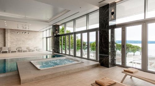 Hotel Miramare - Luksuzno ljeto udvoje, Crikvenica, Hrvatska - 1.895 EUR - 7x noćenje u dvokrevetnoj Superior sobi za 2 osobe, Polupansion