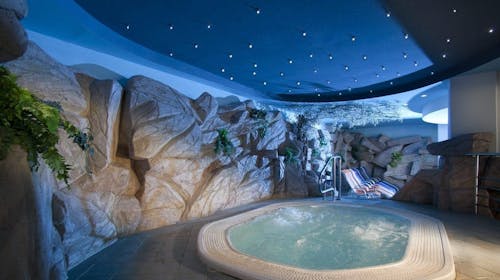 Hotel Vesna - Terme Topolšica - Jesen i zima u termama s punim pansionom, Topolšica, Slovenija - 259 EUR - 2x noćenje u dvokrevetnoj Standard sobi za 2 osobe (1 dijete do 9,99 godina i 1 dijete do 4,99 godina besplatno), Puni pansion