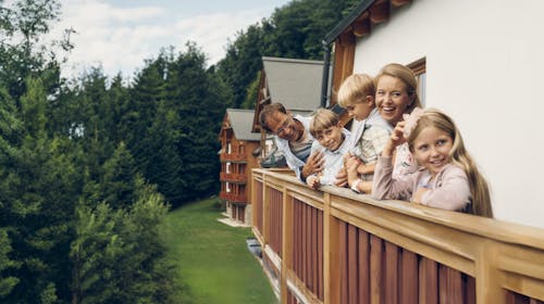 Forest Hotel Videc - Jesenski wellness odmor na Pohorju tijekom tjedna, Pohorje, Slovenija - 199 EUR - 2x noćenje u dvokrevetnoj sobi s pomoćnim ležajem i prostranim balkonom za 2 osobe (1 dijete do 6 godina besplatno), Polupansion
