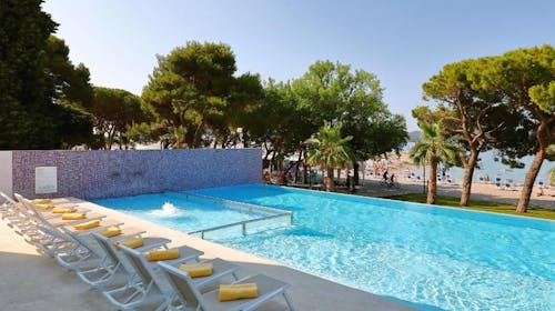 Ilirija Resort - Hotel Kornati - Ljeto s punim pansionom, Biograd na Moru, Dalmacija, Hrvatska - 1.579 EUR - 7x noćenje u dvokrevetnoj Comfort sobi za 2 osobe (1 dijete do 7 godina besplatno), Puni pansion