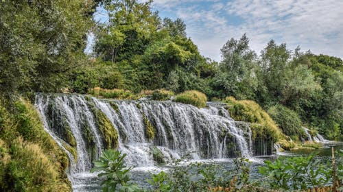 Villa Koćuša - Ljetni odmor na prekrasnoj reci Trebižat, Ljubuški, Bosna i Hercegovina - 205 EUR - 2x noćenje u trokrevetnoj sobi za 2 osobe (1 dijete do 10 godina besplatno), Doručak