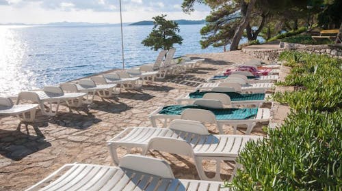 Hotel Lavanda - Ljetni odmor na Dugom otoku, Božava, Dalmacija, Hrvatska - 1.186 EUR - 7x noćenje u Standard sobi s pogledom na more i balkonom za 2 osobe, Polupansion (buffet doručak i večera)