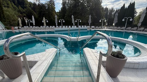Hotel Vesna - Terme Topolšica - Bogati paket s punim pansionom i uključenim posjetom Mozirskom gaju - Posebna akcija, Topolšica, Slovenija - 269 EUR - 2x noćenje u dvokrevetnoj Standard sobi za 2 osobe (1 dijete do 14,99 godina i 1 dijete do 4,99 godina besplatno), Puni pansion