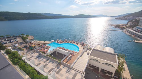 Hotel Sunce Neum - Obiteljski odmor u Neumu u kolovozu, Neum, Bosna i Hercegovina - 340,50 EUR - 2x noćenje u Superior dvokrevetnoj sobi s balkonom i pogledom na more za 2 osobe (dijete do 6,99 godina besplatno), Polupansion
