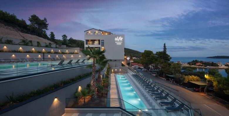 POSEBNA PONUDA! Vrhunac sezone u Aminess Alfir Hotelu 4* - 4 noćenja s polupansionom za 2 osobe i 2 djece uz korištenje bazena i wellness oaze